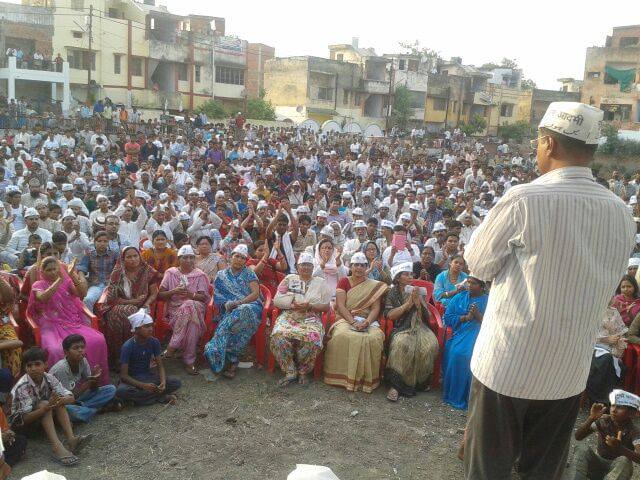 Arvind Kejriwal addressing a gathering in Varanasi, where he is contesting BJP's Narendra Modi. Photo: AAP